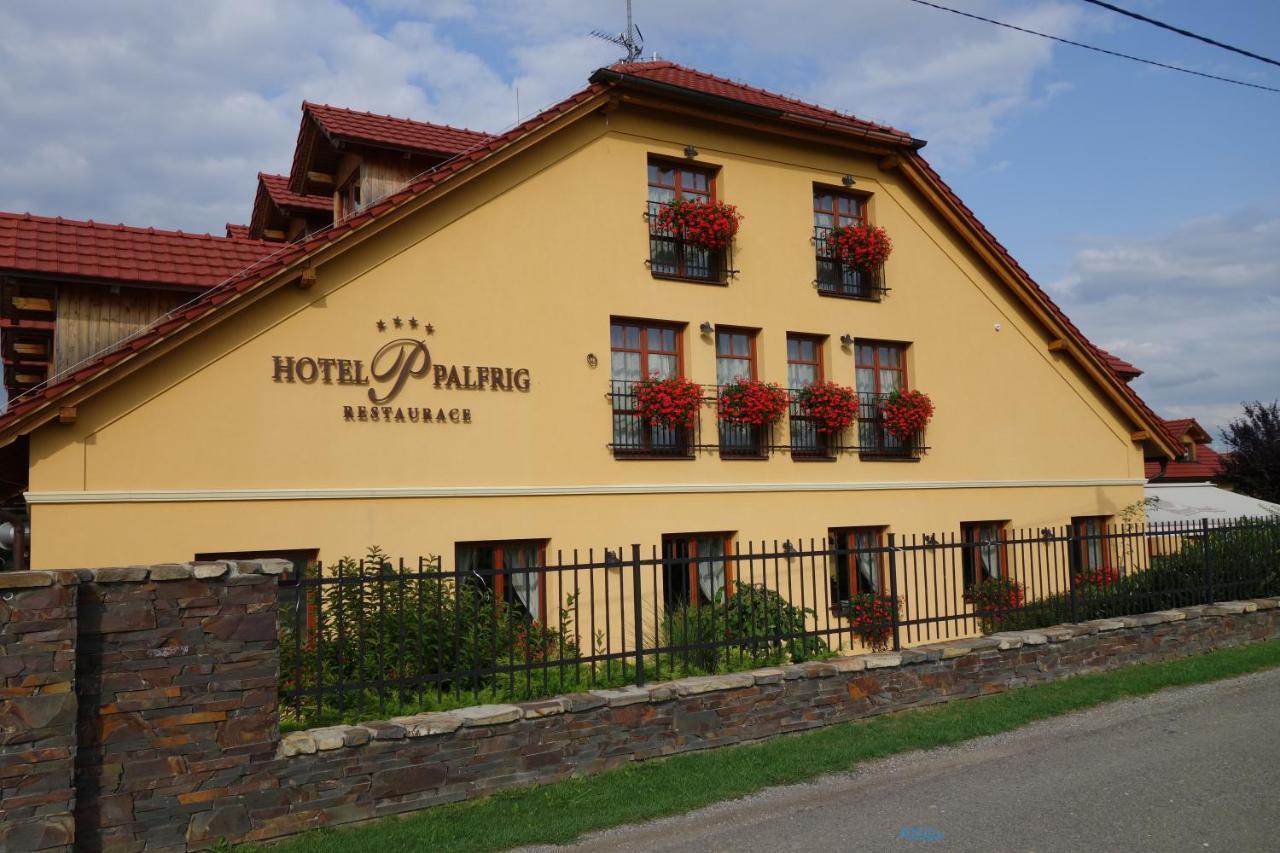 Hotel A Restaurace Palfrig Stara Ves nad Ondrejnici Exterior photo